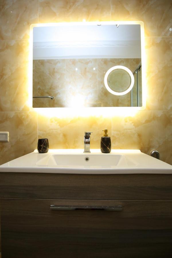 Tafa Deluxe Apartment Vlorë Екстериор снимка